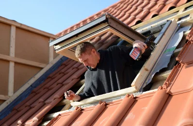 Pose de fenêtres de toit Velux à Courbesseaux